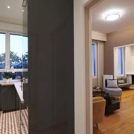 Ma Maison Acropolis Mansion: Penthouse With Rooftop Garden Near Acropolis Apartment *